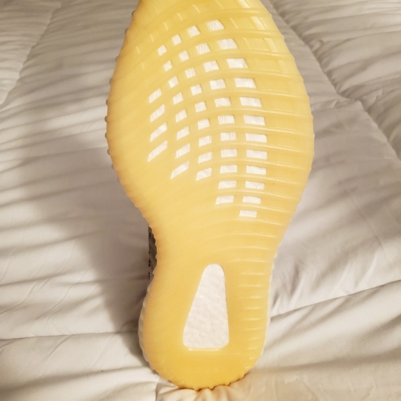Yeezy Boost 350 V2 main image 5